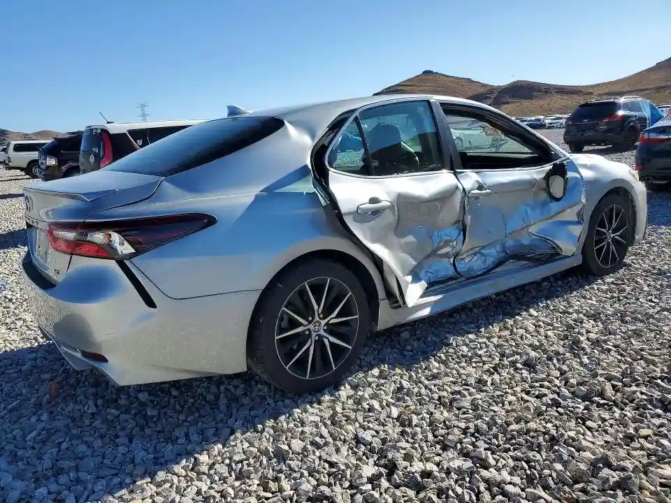 4T1G11AKXMU543304 2021 TOYOTA CAMRY-2