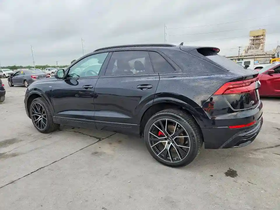 WA1FVAF12KD039468 2019 AUDI Q8-1