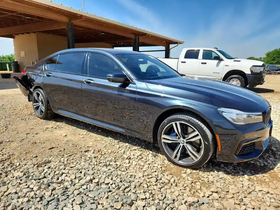WBA7E2C50HG740036 2017 BMW 7 SERIES-3