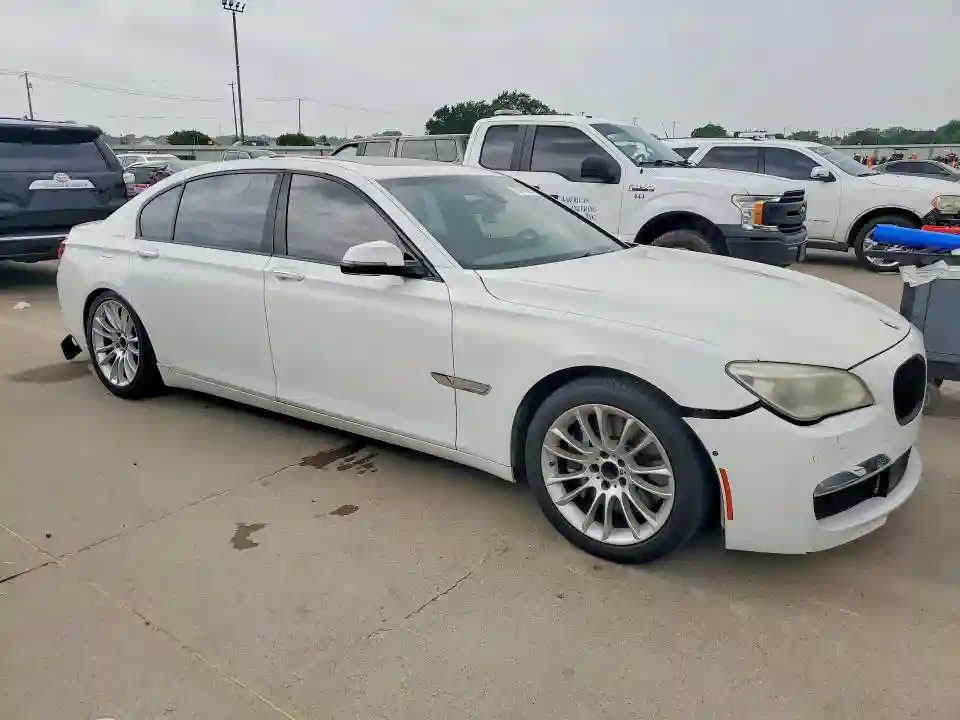 WBAYE8C5XFD781571 2015 BMW 7 SERIES-3
