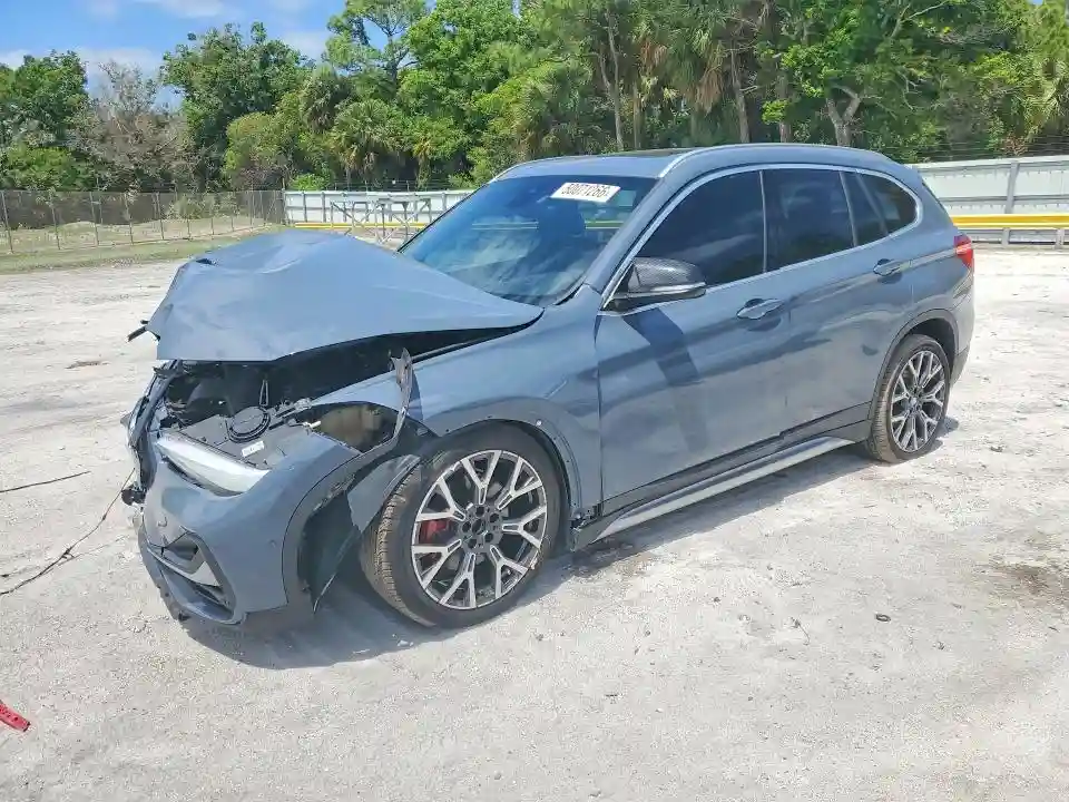 WBXJG7C06L5R36638 2020 BMW X1-0