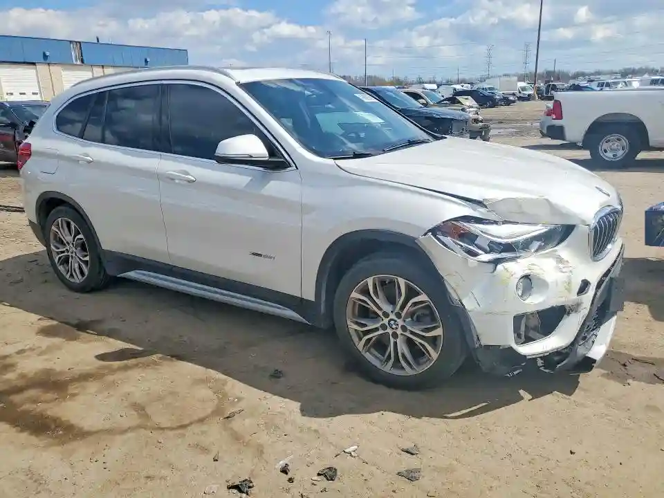 WBXHT3C30H5F75396 2017 BMW X1-3