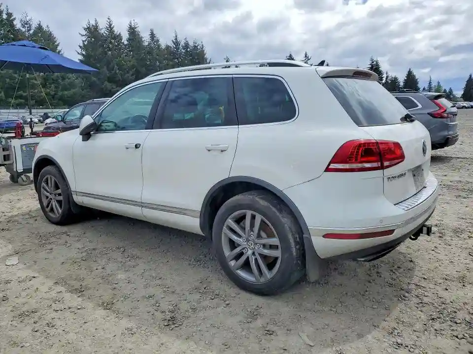 WVGEF9BP9GD010835 2016 VOLKSWAGEN TOUAREG-1