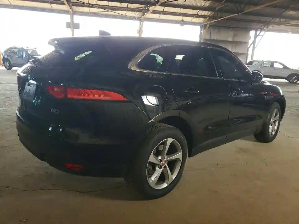 SADCS2FX6LA644743 2020 JAGUAR F-PACE-2