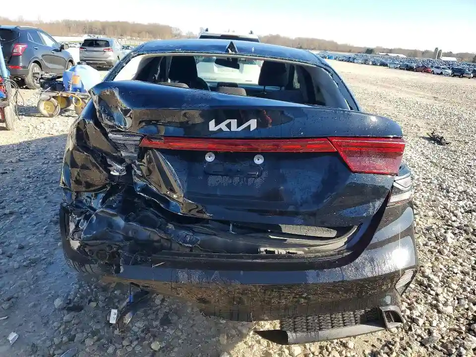 3KPF24AD7PE622688 2023 KIA FORTE LXS-5