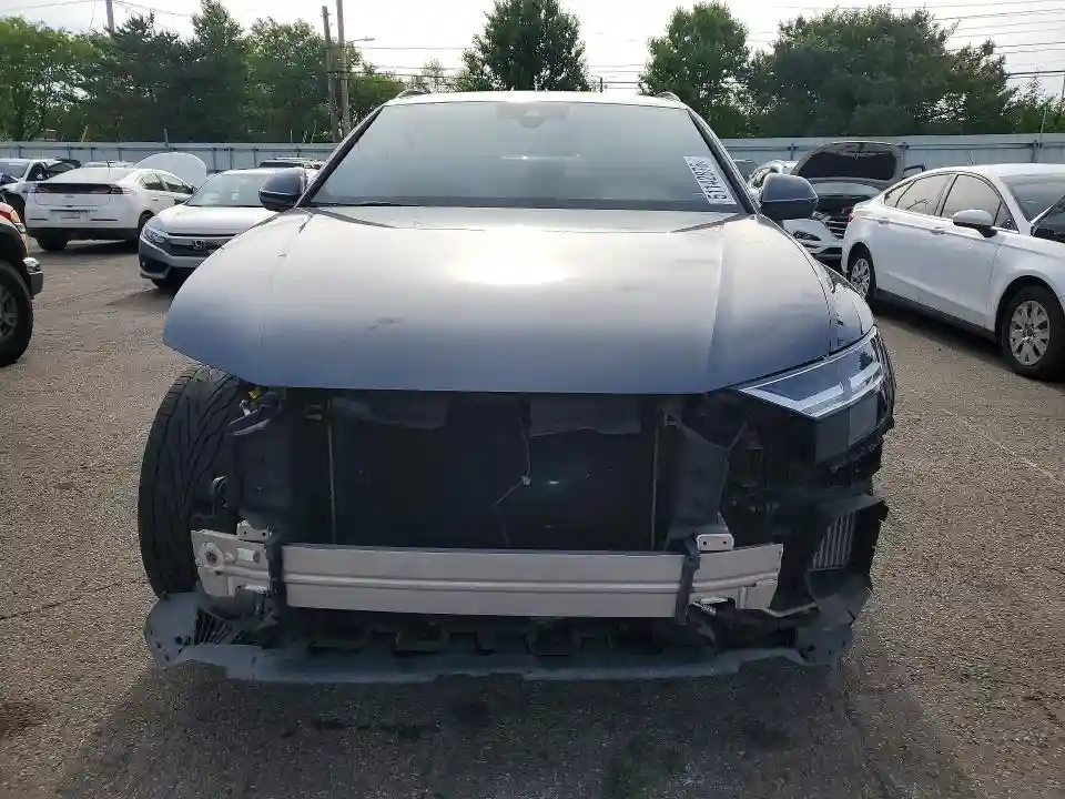WA1EVAF10KD030666 2019 AUDI Q8-4
