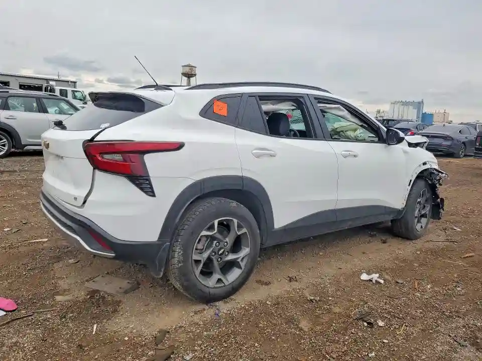 KL77LHE27RC241142 2024 CHEVROLET TRAX-2