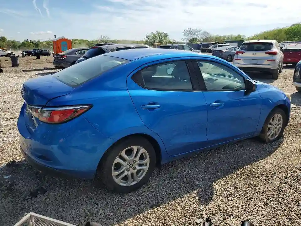 3MYDLBYV1HY178278 2017 TOYOTA YARIS-2