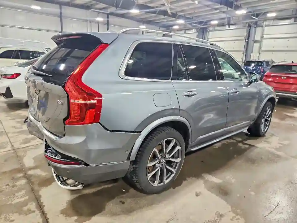 YV4A22PK5J1338794 2018 VOLVO XC90-2