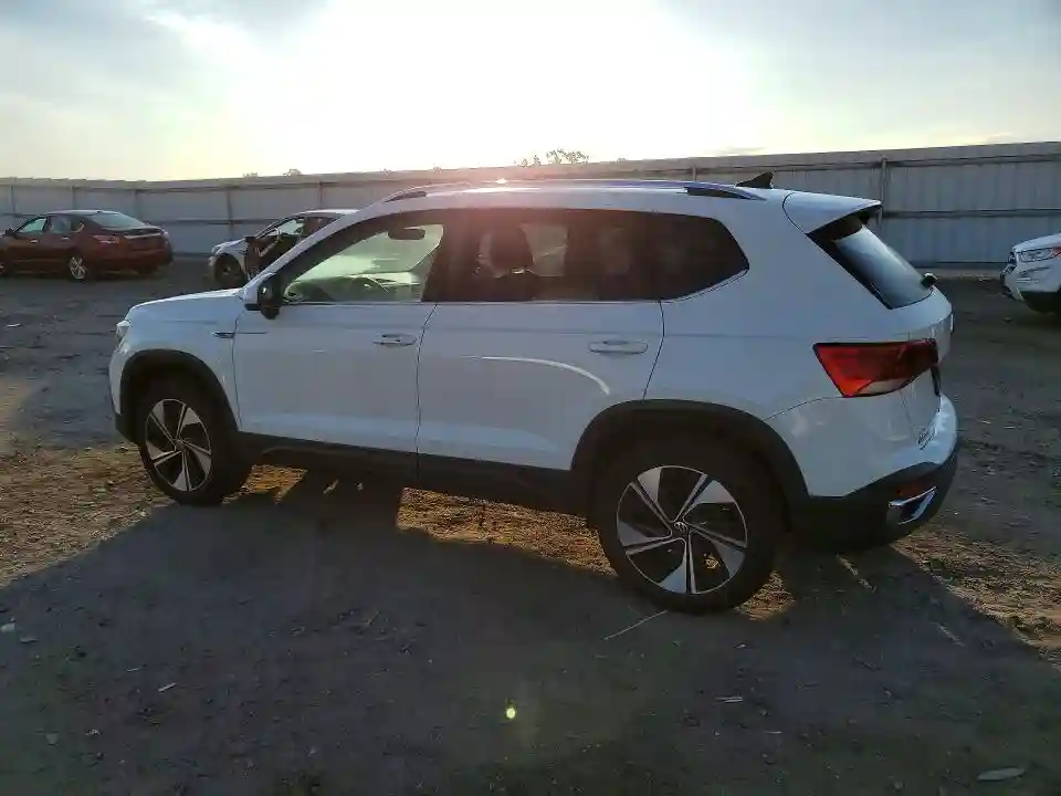 3VVVX7B20PM370835 2023 VOLKSWAGEN TAOS SE-1