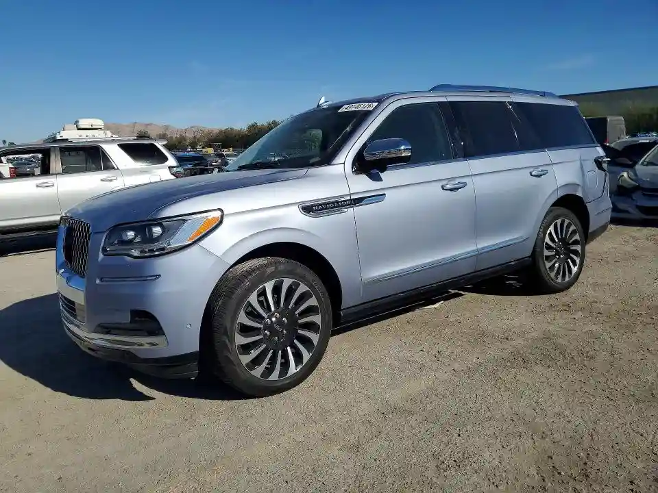 5LMJJ2TG5PEL15856 2023 LINCOLN NAVIGATOR-0