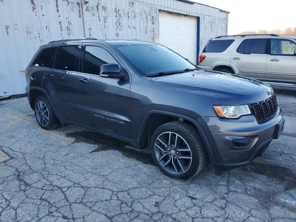 1C4RJFBT5JC113473 2018 JEEP CHEROKEE-3