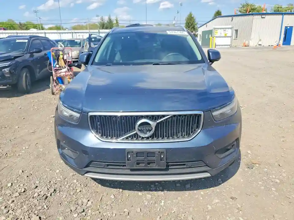 YV4162UK0N2739145 2022 VOLVO XC40-4