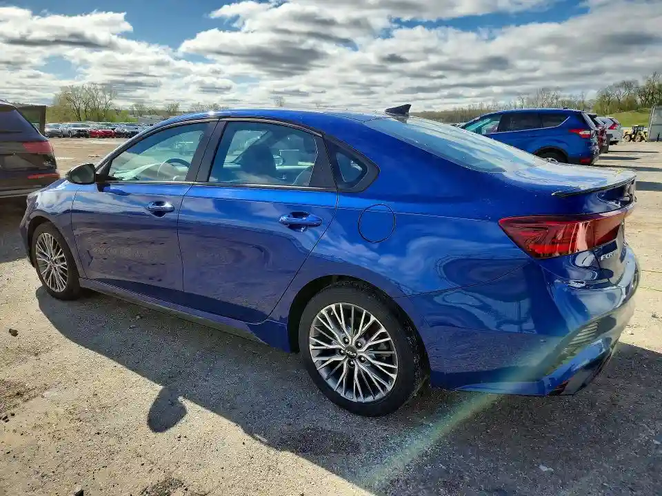 3KPF54AD8RE832307 2024 KIA FORTE-1