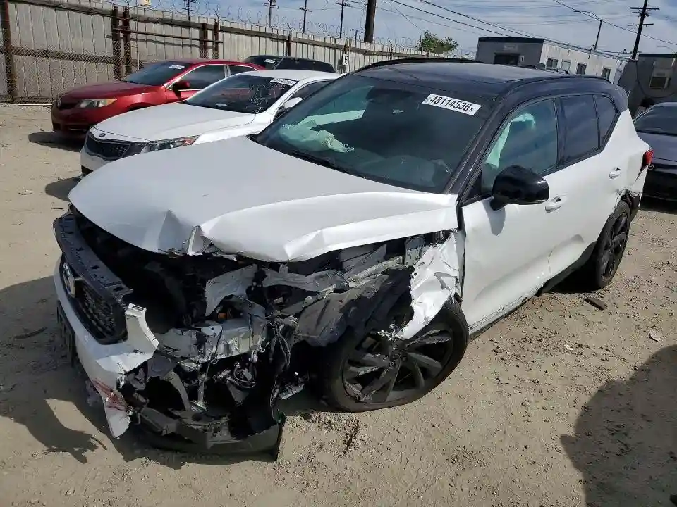YV4162UM2K2130331 2019 VOLVO XC40-0