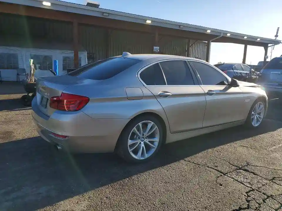 WBA5B3C55GG258182 2016 BMW 5 SERIES-2