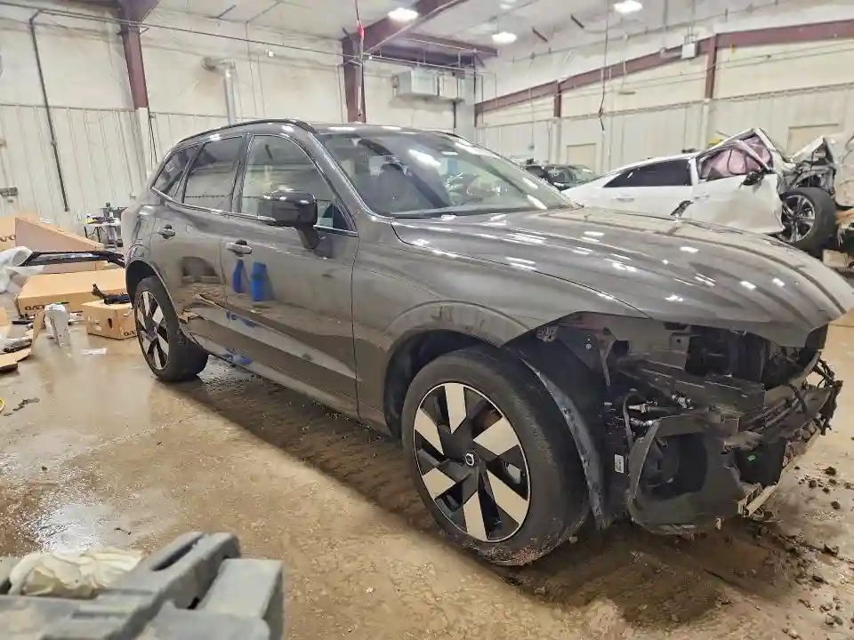 YV4H60DM1R1723956 2024 VOLVO XC60-3