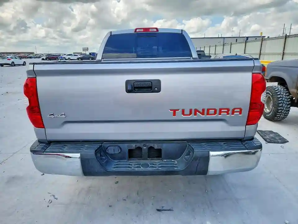 5TFUM5F18JX075301 2018 TOYOTA TUNDRA-5