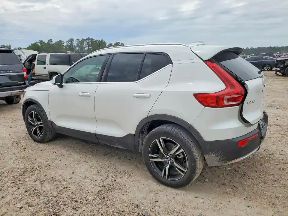 YV4L12UK8R2330629 2024 VOLVO XC40 CORE-1