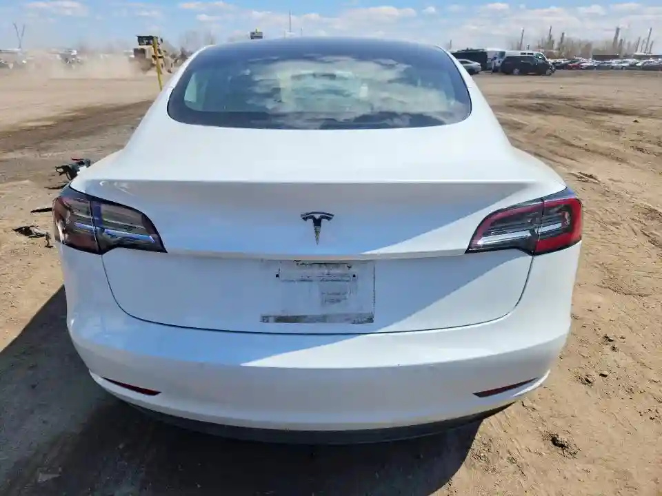 5YJ3E1EA9MF852621 2021 TESLA MODEL 3-5