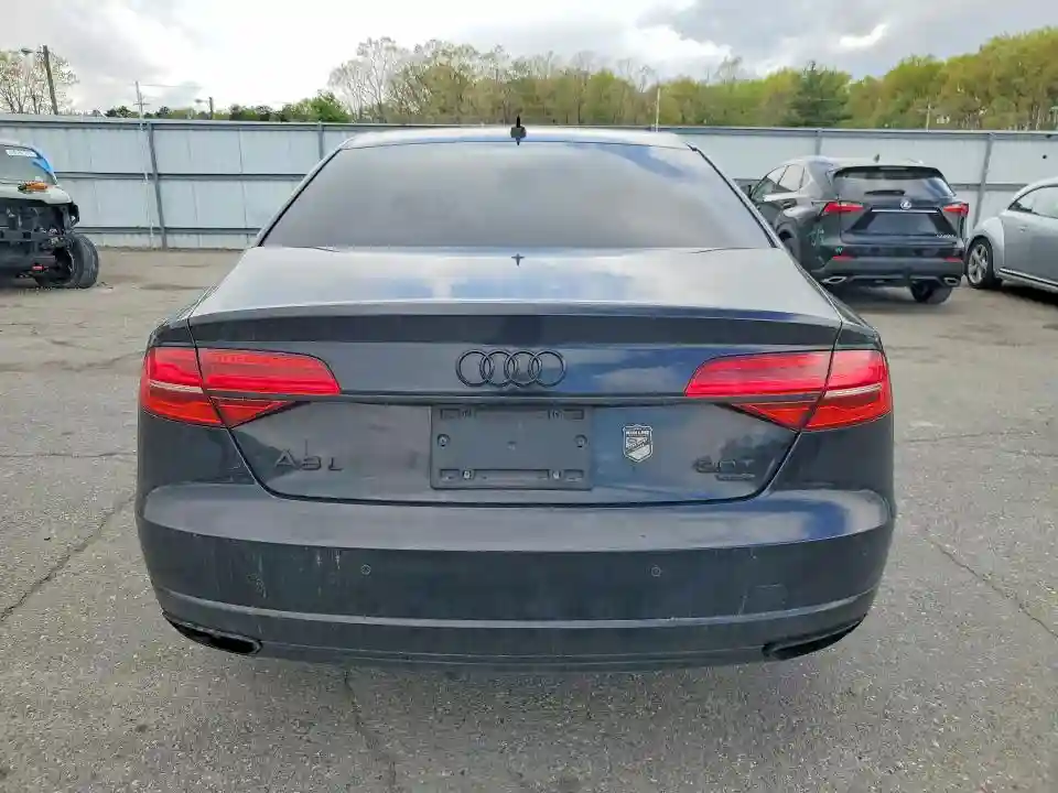 WAU44AFD1JN000421 2018 AUDI A8-5