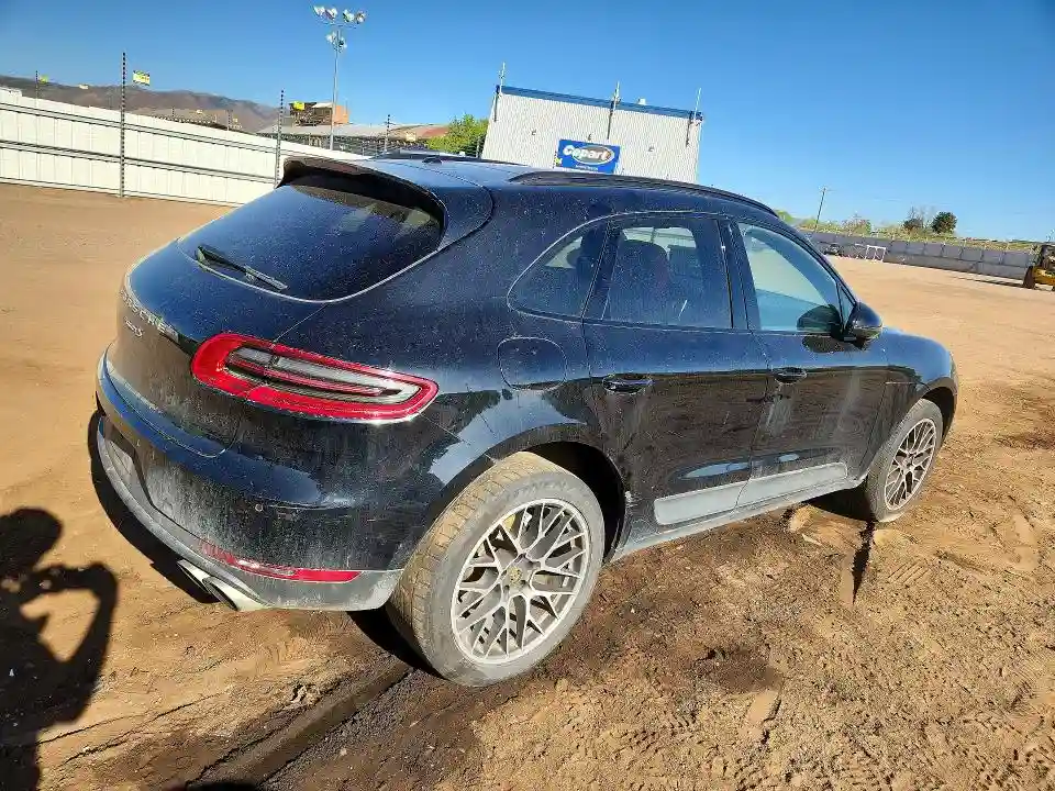 WP1AB2A5XGLB57322 2016 PORSCHE MACAN-2