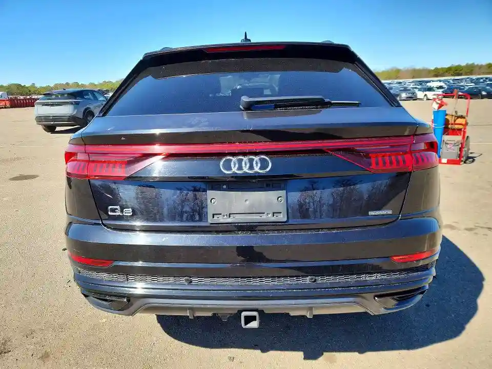WA1FVAF16KD041529 2019 AUDI Q8-5