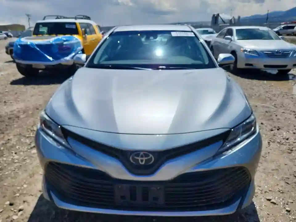 4T1C11AK3LU916566 2020 TOYOTA CAMRY-4