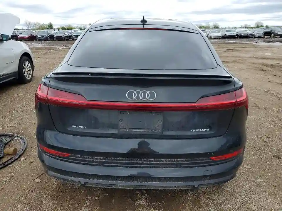 WA13AAGE6NB009566 2022 AUDI E-TRON-5