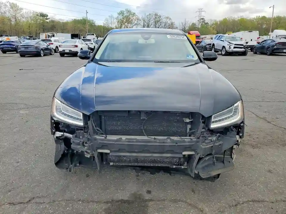WAU44AFD1JN000421 2018 AUDI A8-4