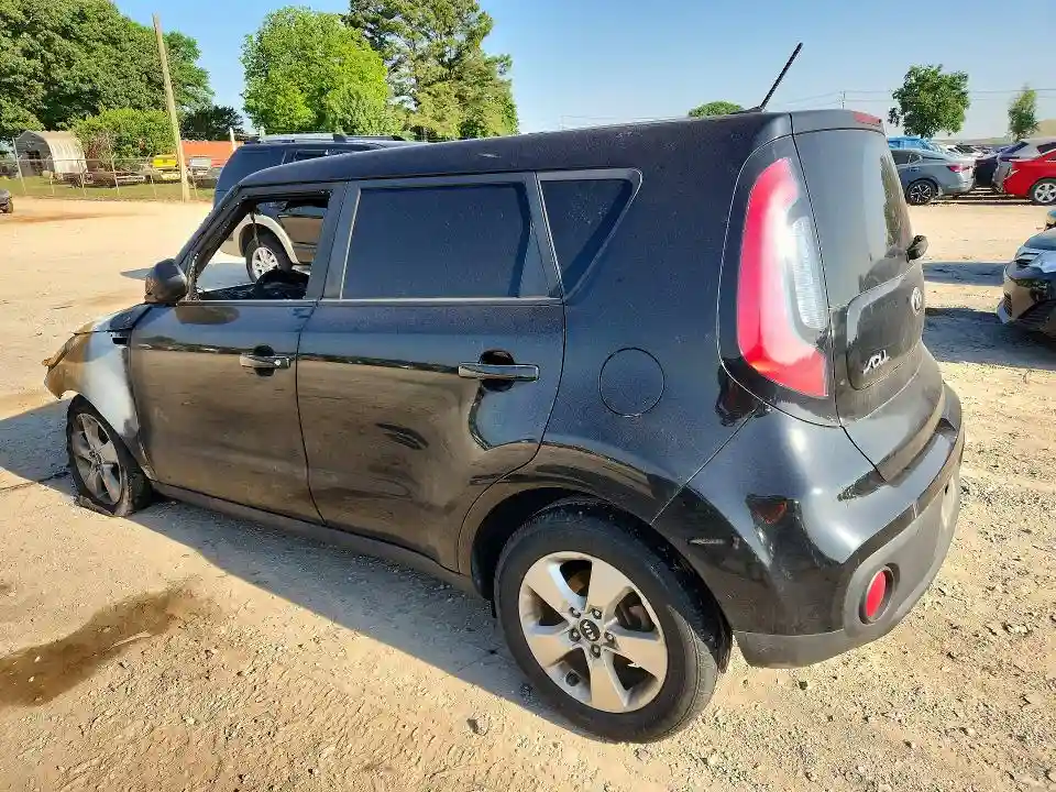 KNDJN2A26J7906101 2018 KIA SOUL-1