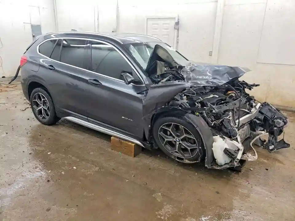 WBXHU7C38HP924729 2017 BMW X1-3
