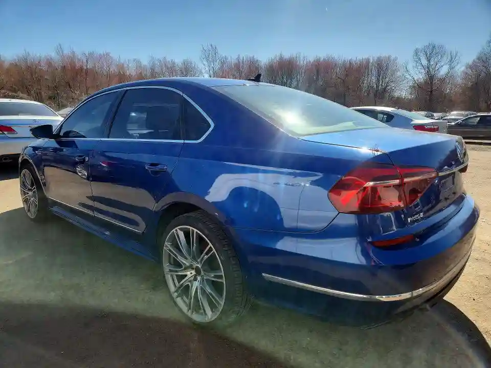 1VWDT7A37HC031165 2017 VOLKSWAGEN PASSAT-1