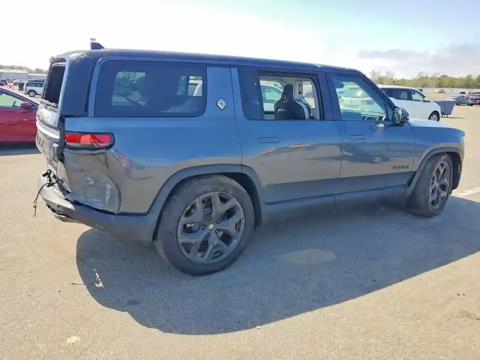 7PDSGBBA0SN065418 2025 RIVIAN RIS-2