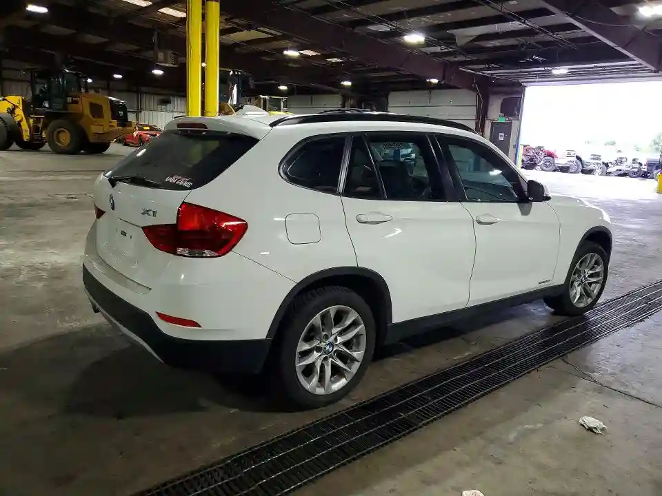 WBAVL1C50FVY34661 2015 BMW X1-2