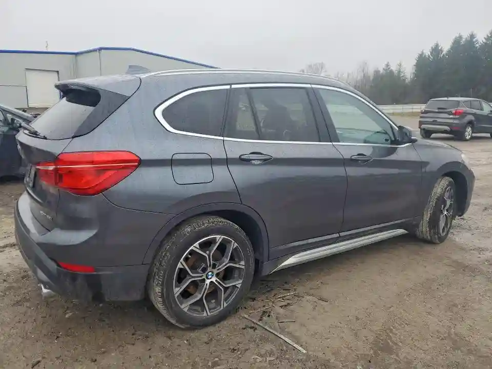 WBXJG9C09L5R45796 2020 BMW X1-2
