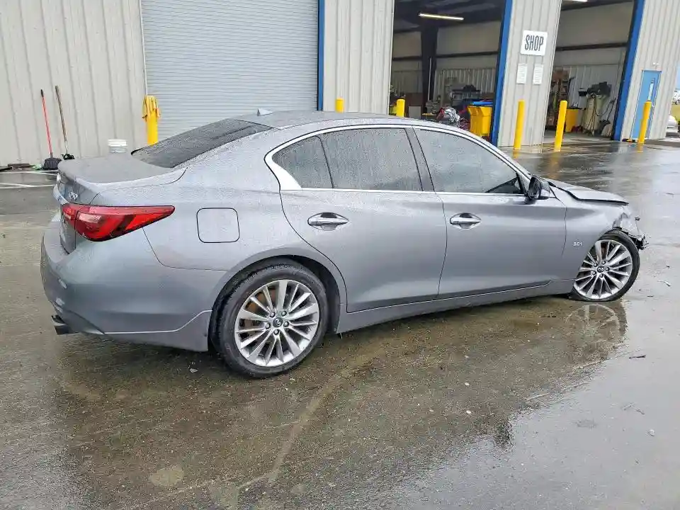 JN1EV7APXJM361891 2018 INFINITI Q50-2