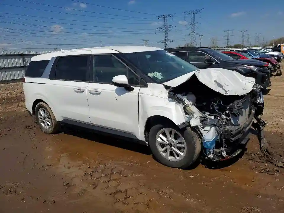 KNDNB4H38R6389776 2024 KIA CARNIVAL L-3