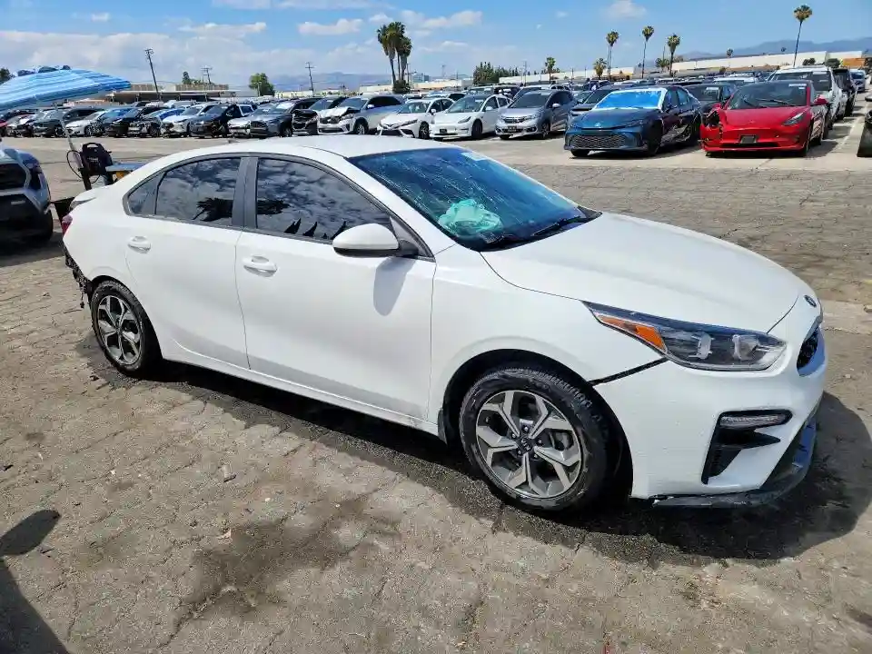 3KPF24AD8ME403881 2021 KIA FORTE-3