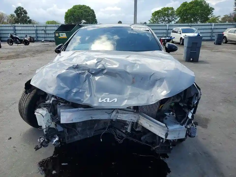 5XXG64J22NG155790 2022 KIA K5-4