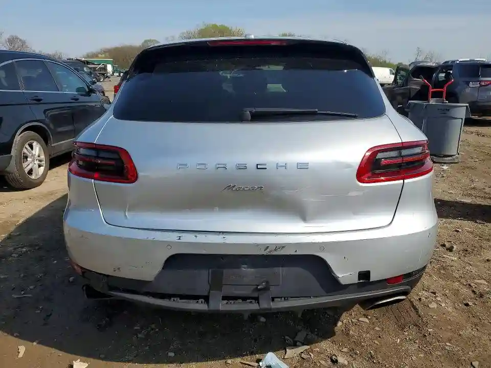 WP1AA2A50JLB12030 2018 PORSCHE MACAN-5