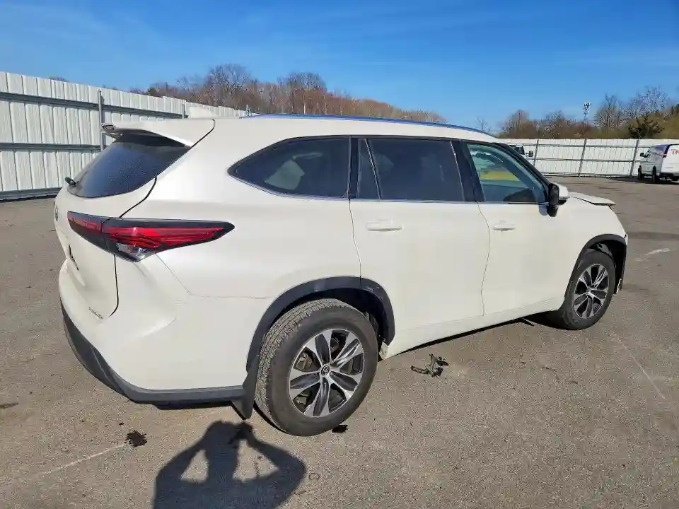 5TDGZRBH6MS130251 2021 TOYOTA HIGHLANDER-2