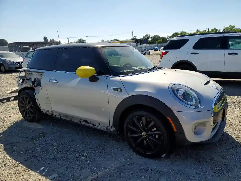 WMWXP3C0XL2M43625 2020 MINI COOPER-3