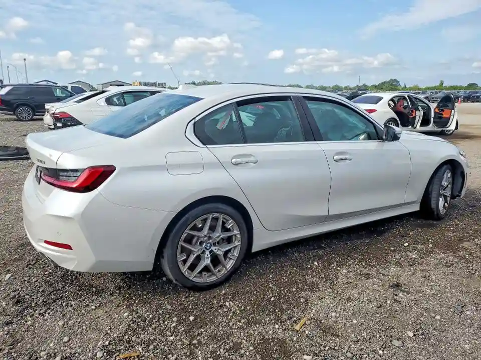 3MW69CW03S8F32907 2025 BMW 3 SERIES-2