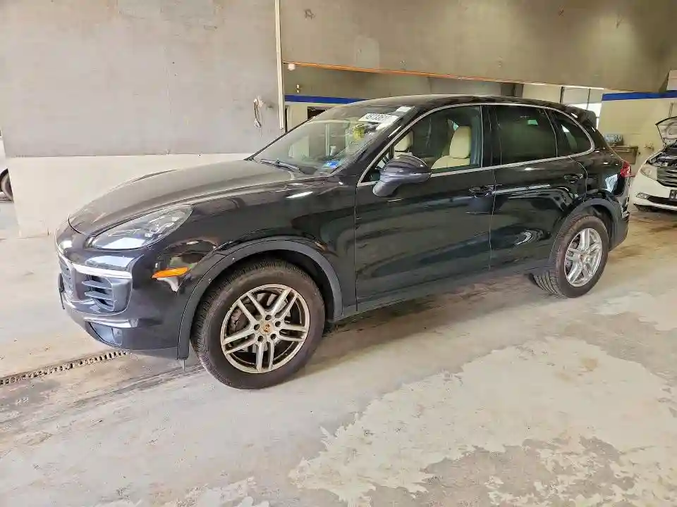 WP1AA2A23GLA00885 2016 PORSCHE CAYENNE-0