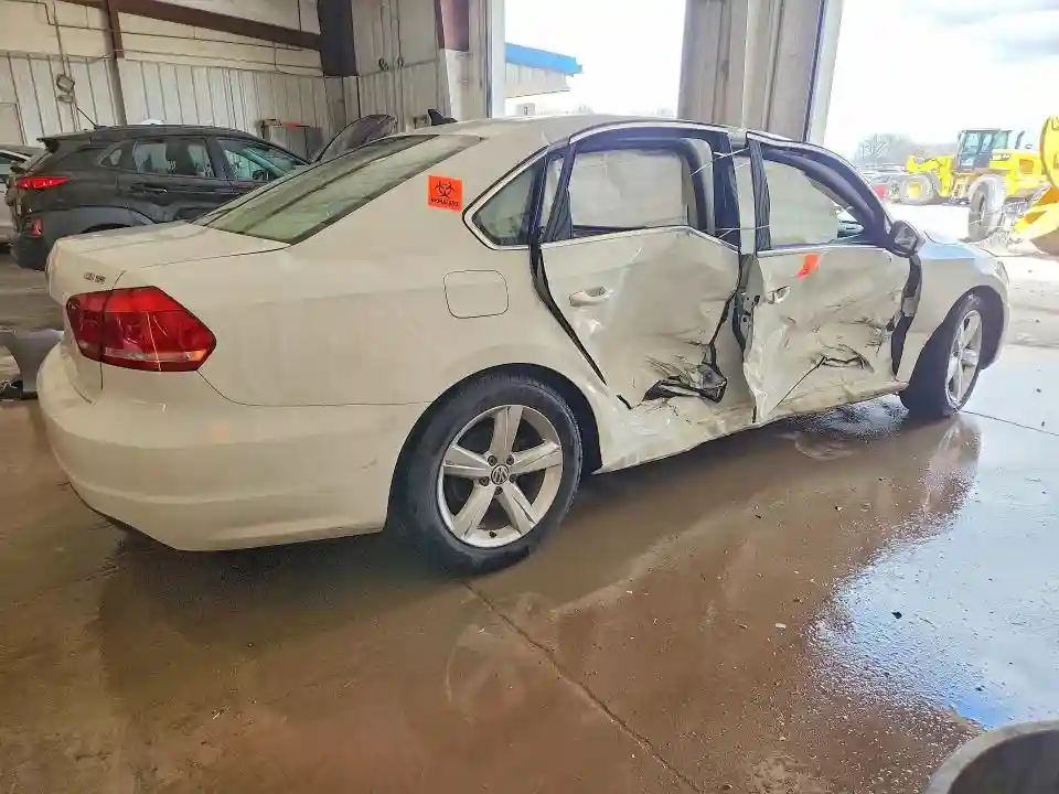 1VWBS7A34FC023662 2015 VOLKSWAGEN PASSAT-2