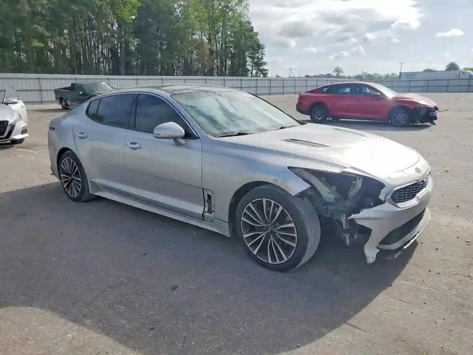 KNAE25LA0J6015319 2018 KIA STINGER-3