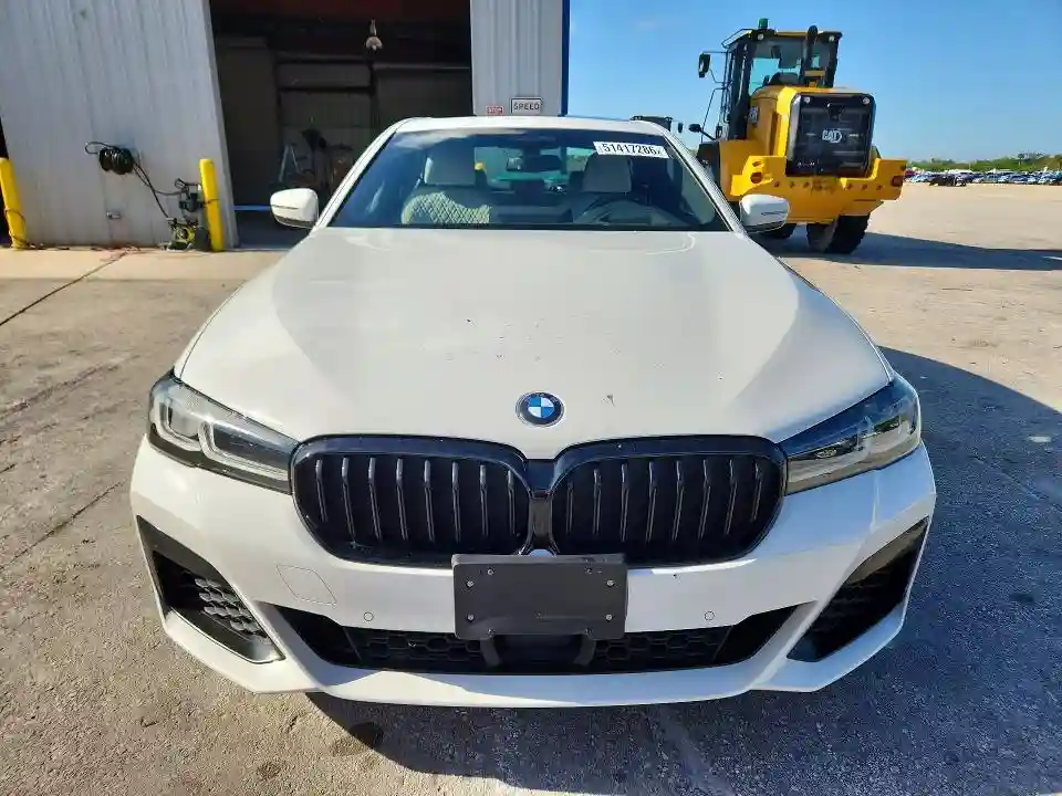 WBA73BJ09NCJ90383 2022 BMW 5 SERIES-4