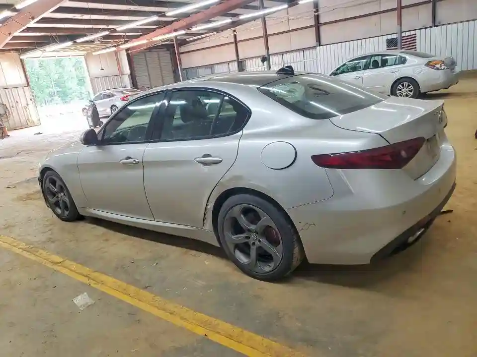 ZARFAEBN6H7551961 2017 ALFA ROMEO GIULIA-1