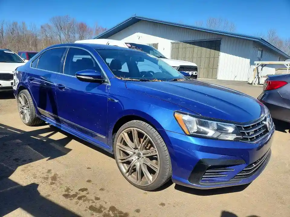 1VWDT7A37HC031165 2017 VOLKSWAGEN PASSAT-3